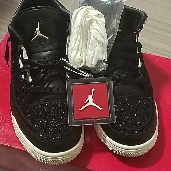 Jordans shoes for women size 8 - Picture 2 of 8